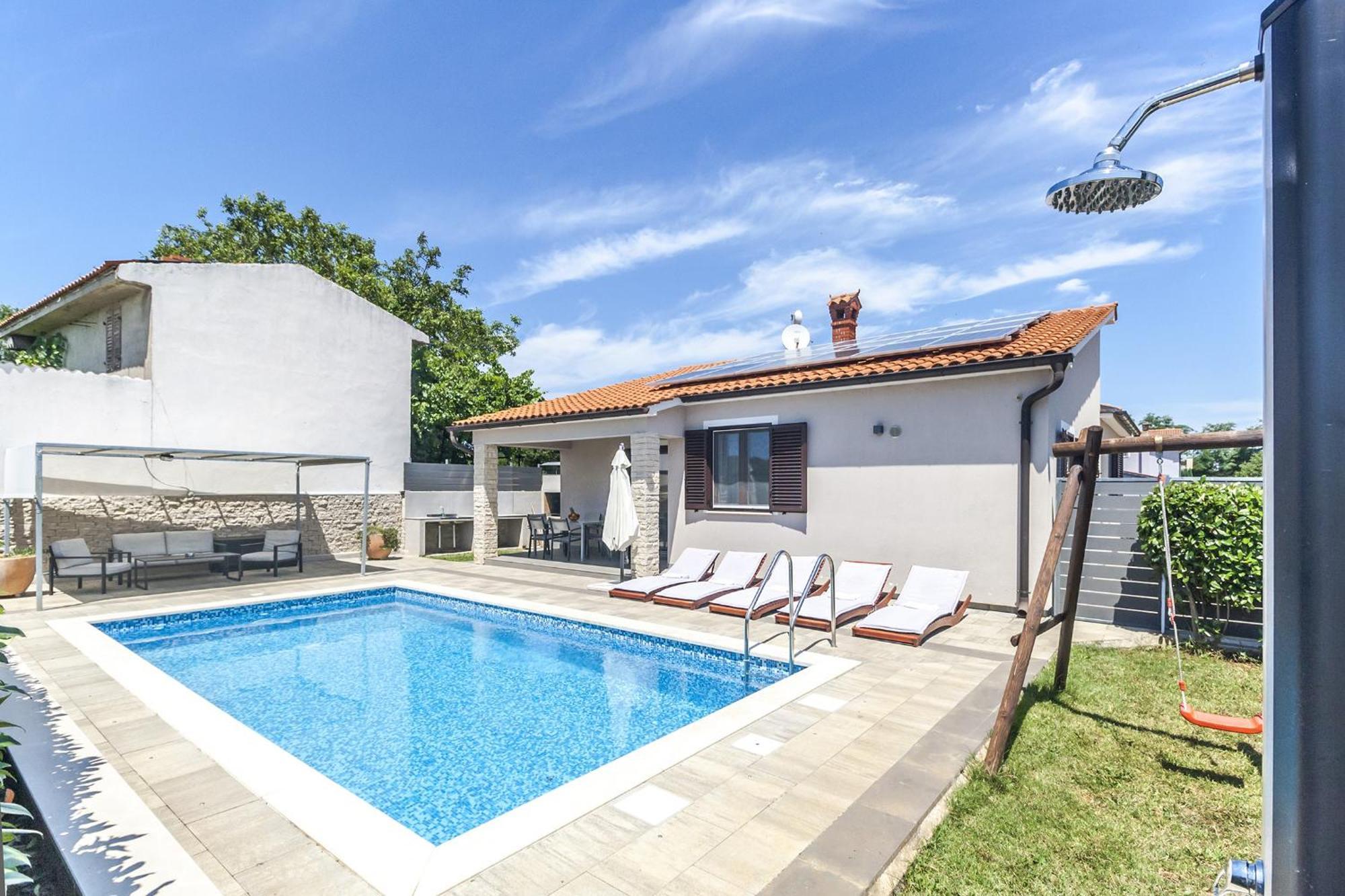 Villa House Gortan For 7 People Near Pula With Children Playground And Private Pool - Pet Friendly